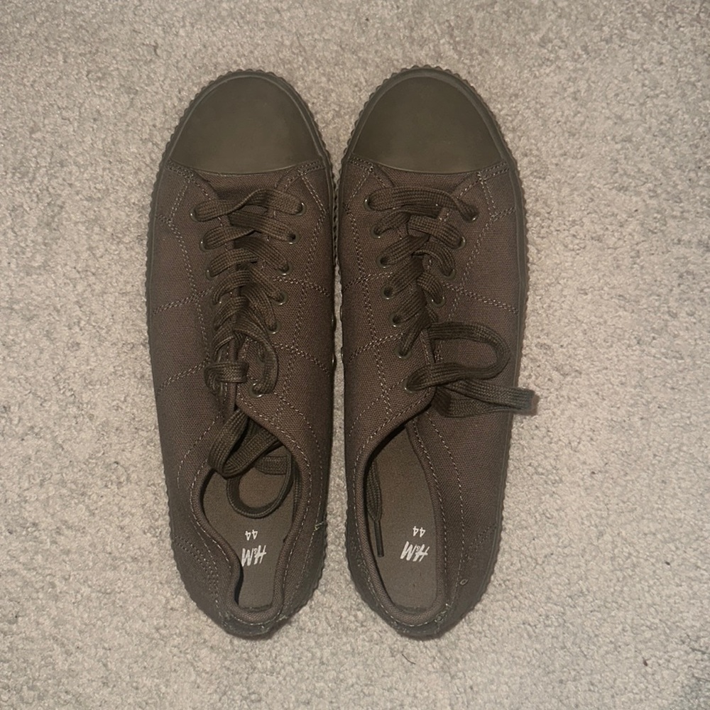 H&M canvas shoes